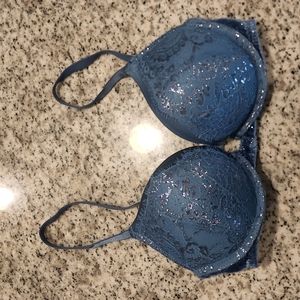 Victoria's Secret plus 2 cups bra